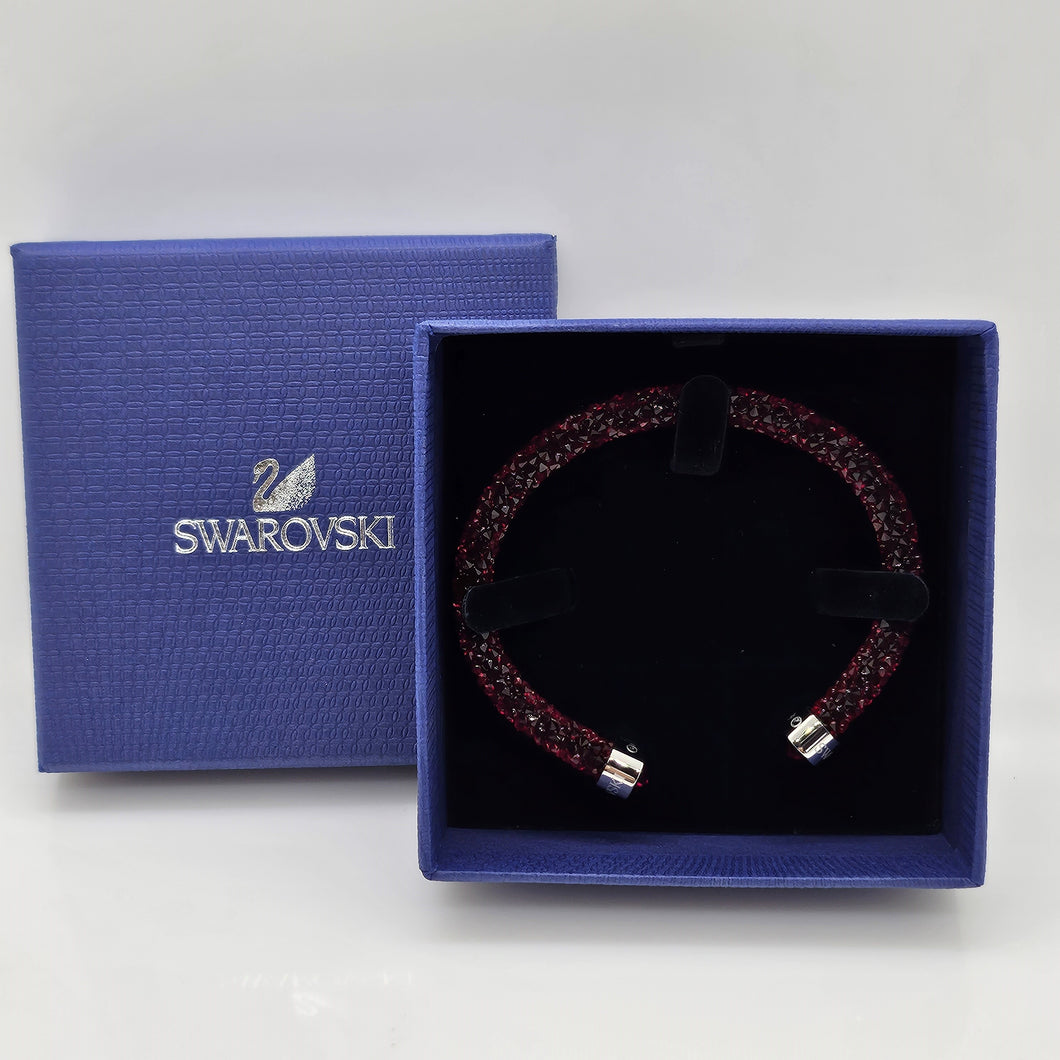 SWAROVSKI Crystaldust Armreif Größe M Rot 5250692 oU