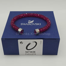 Lade das Bild in den Galerie-Viewer, SWAROVSKI Crystaldust Armreif Größe M Fuchsia 5273636
