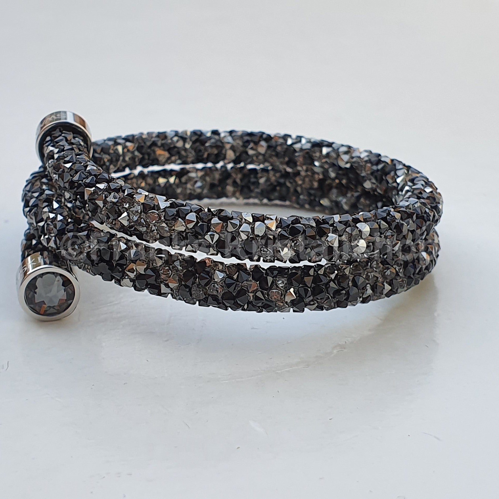 SWAROVSKI Crystaldust Doppel Armreif Größe M Dark Crystal 5255909 oU