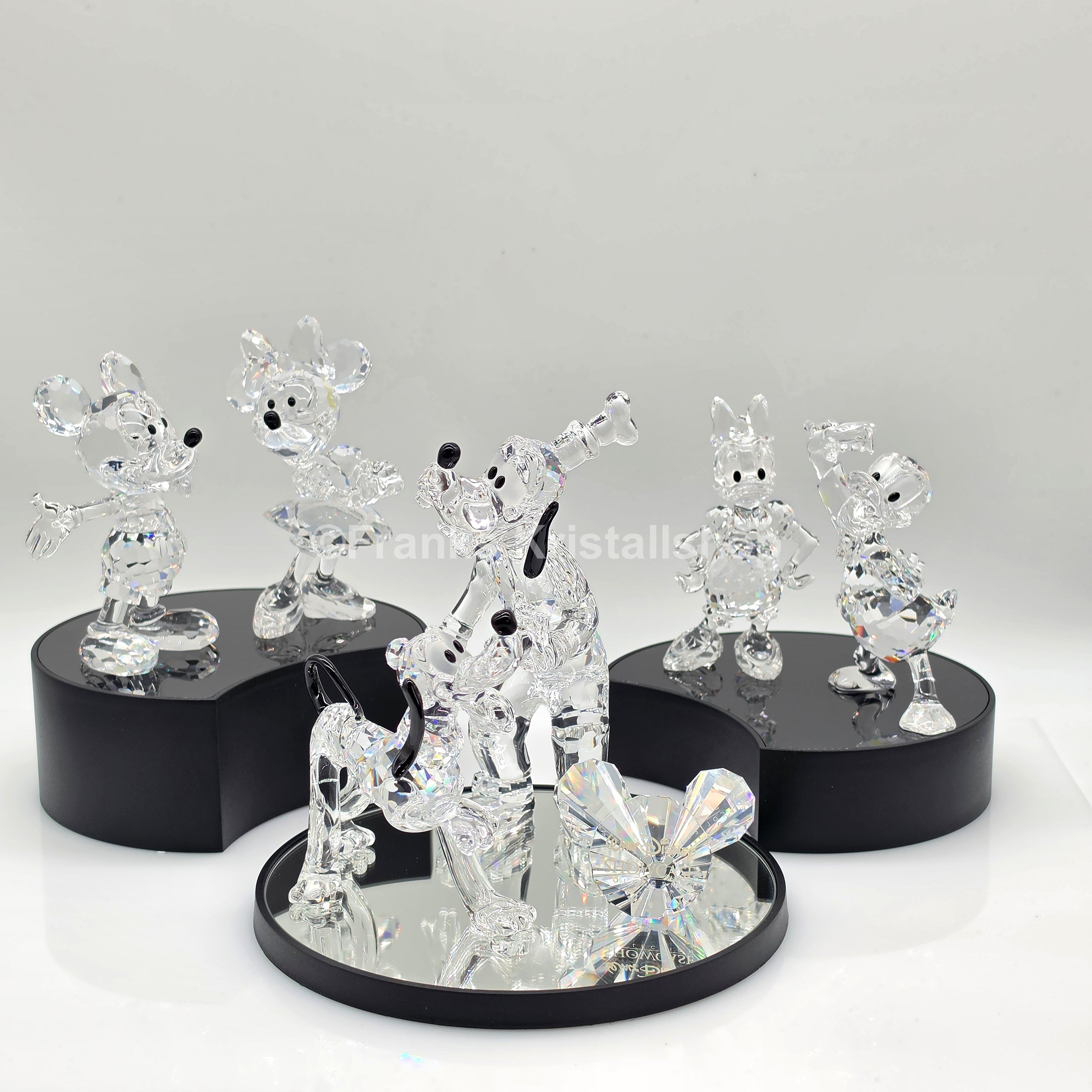 SWAROVSKI Disney Mickey Mouse Showcase Display 835777