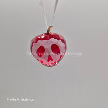 Lade das Bild in den Galerie-Viewer, SWAROVSKI Disney Vergifteter Apfel Schneewittchen 5428576
