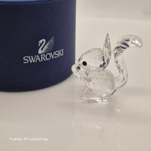 Lade das Bild in den Galerie-Viewer, SWAROVSKI Eichhörnchen 011871 Blau
