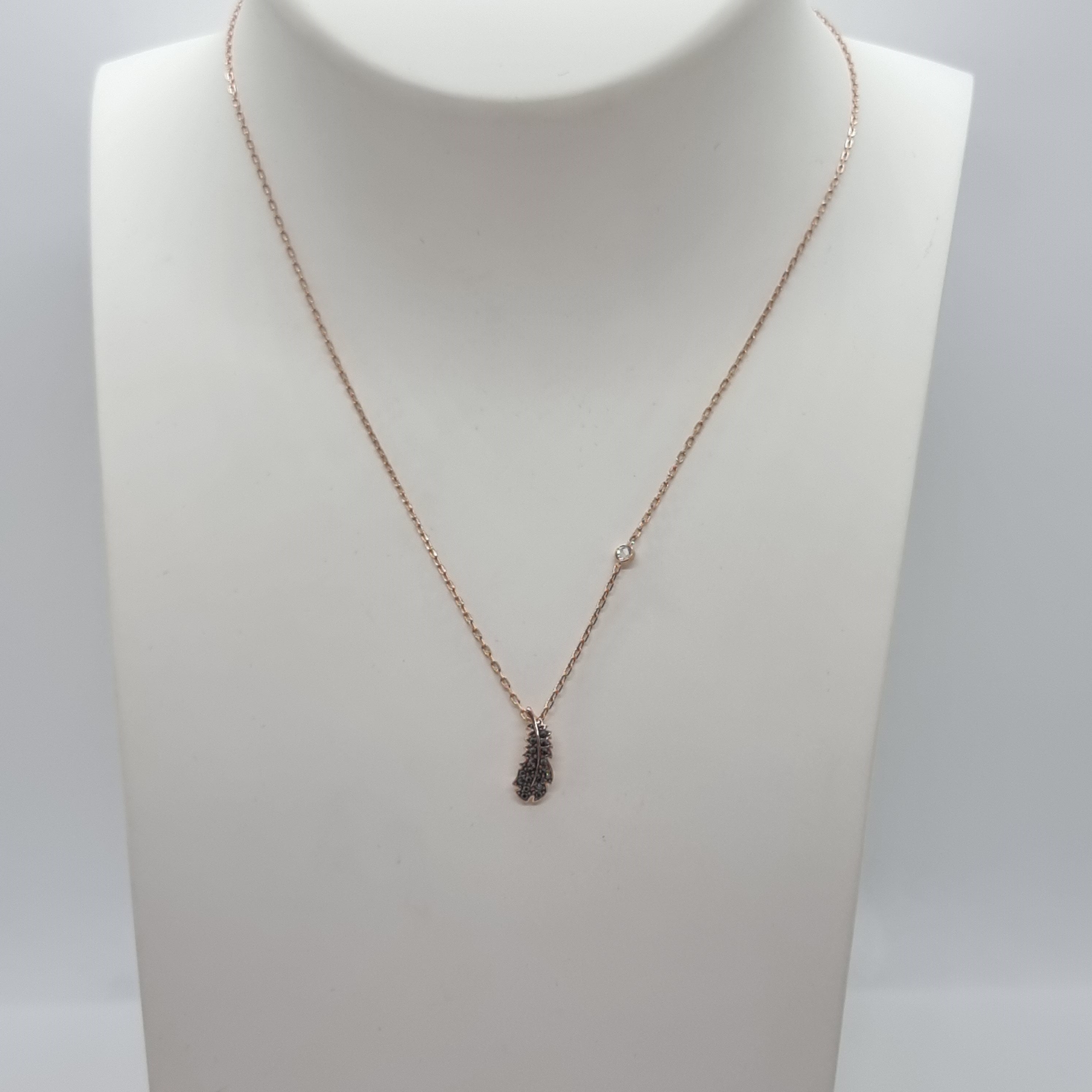 SWAROVSKI Feder Naughty Halskette Schwarz, Roségold-Legierungsschicht 5495292