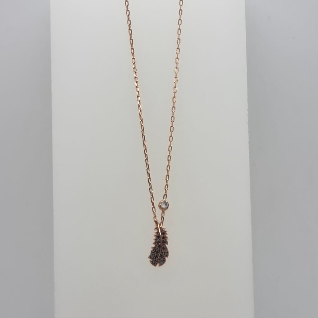SWAROVSKI Feder Naughty Halskette Schwarz, Roségold-Legierungsschicht 5495292