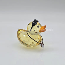 Lade das Bild in den Galerie-Viewer, SWAROVSKI Happy Duck Sunny Steve mit Surfbrett 1096743
