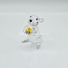 Lade das Bild in den Galerie-Viewer, SWAROVSKI Hase mit gelbem Osterei 5274174
