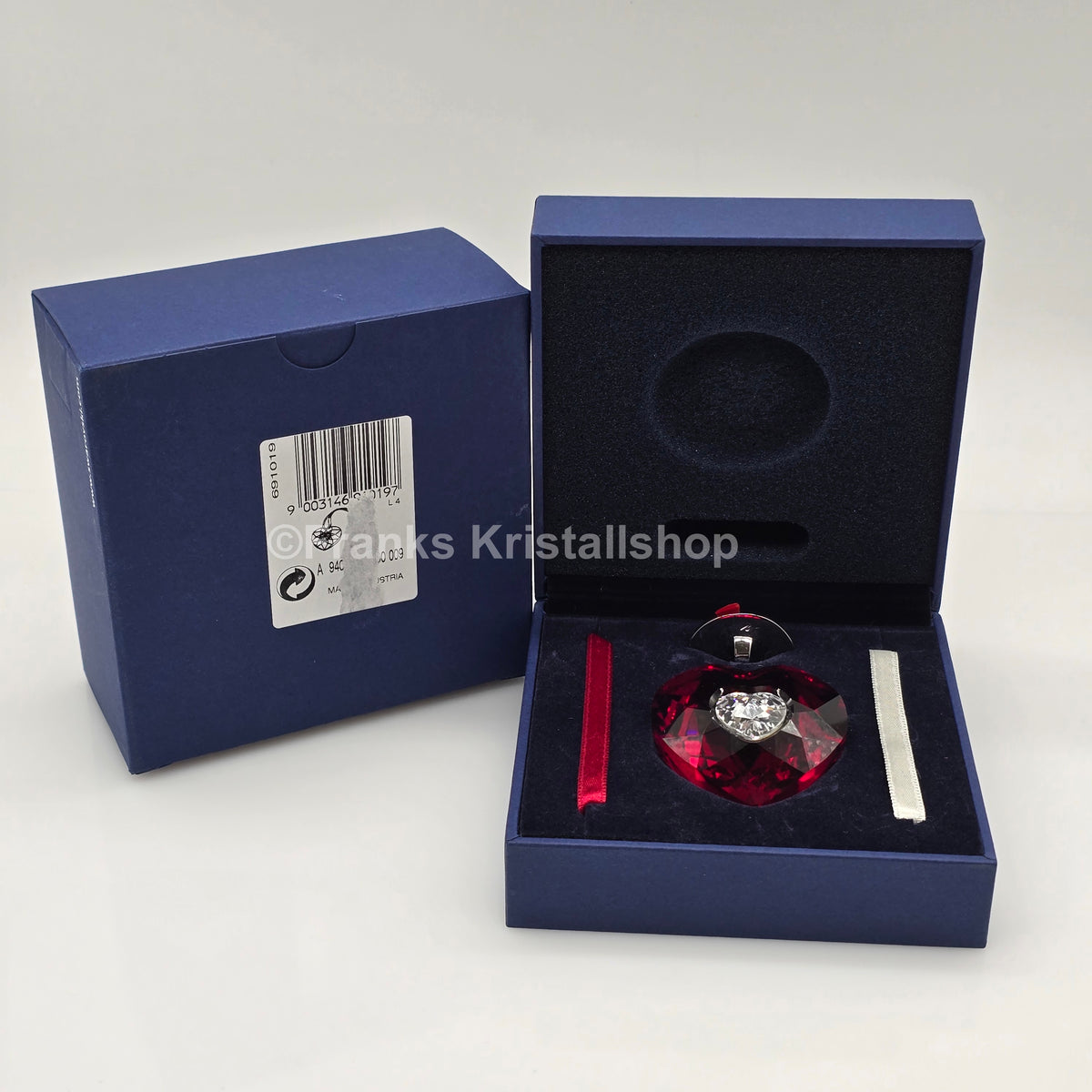 SWAROVSKI Heart Annual Heart 2005 Ornament 691019