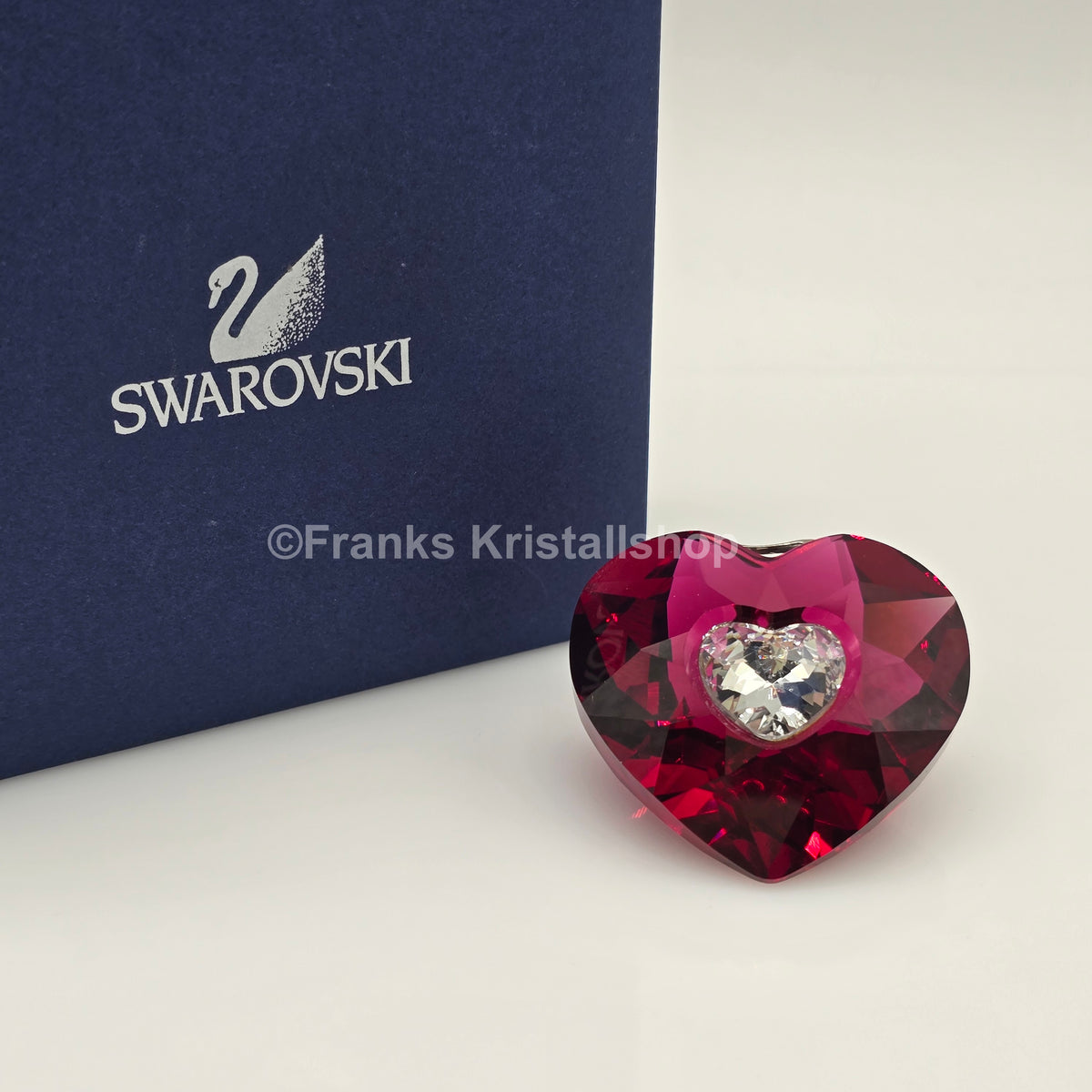SWAROVSKI Heart Annual Heart 2005 Ornament 691019
