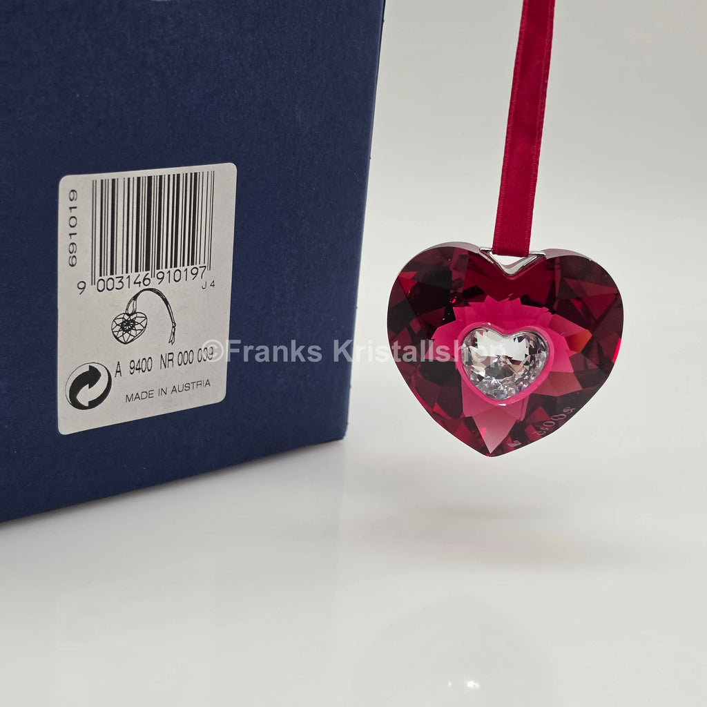 SWAROVSKI Heart Annual Heart 2005 Ornament 691019