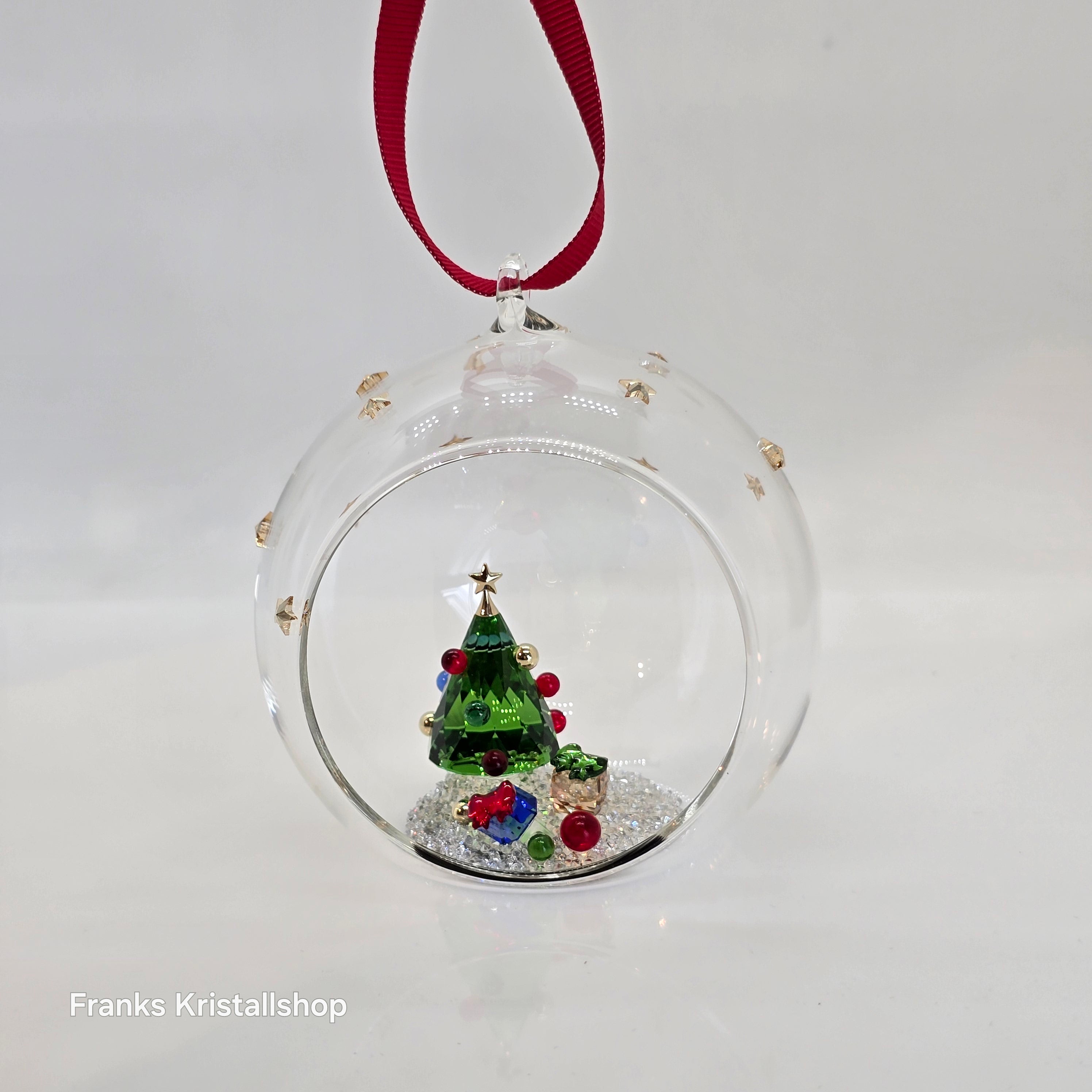 SWAROVSKI Holiday Cheers Weihnachtskugel 2024 Weihnachtsbaum und Geschenke 5681633