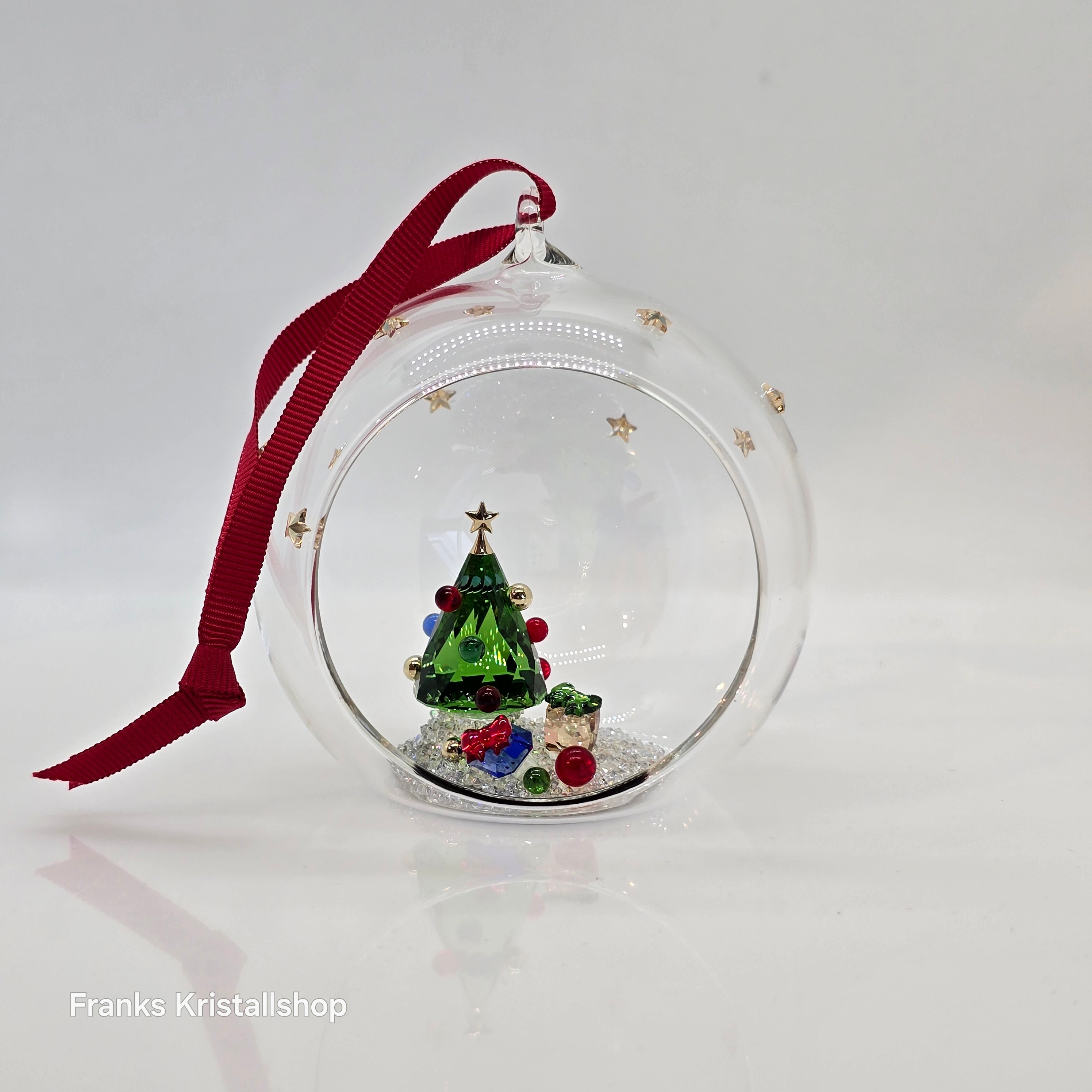 SWAROVSKI Holiday Cheers Weihnachtskugel 2024 Weihnachtsbaum und Geschenke 5681633