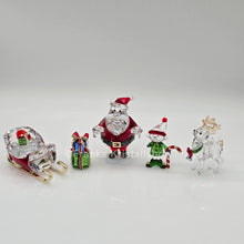 Lade das Bild in den Galerie-Viewer, SWAROVSKI Holiday Cheers Weihnachtsmann Story Set 5713797

