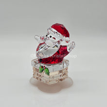 Lade das Bild in den Galerie-Viewer, SWAROVSKI Holiday Cheers Weihnachtsmann und Schornstein 5701507
