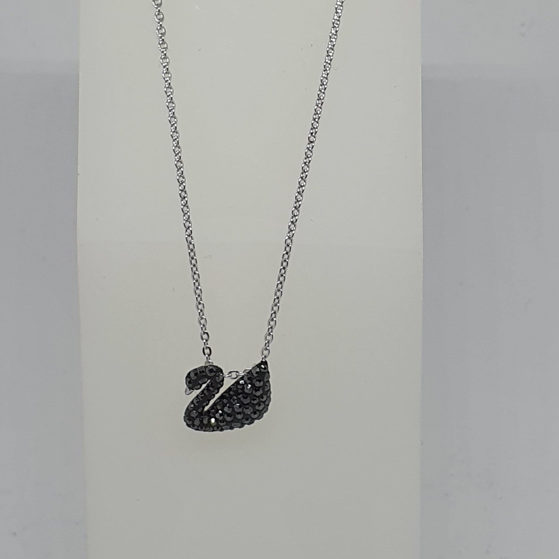 SWAROVSKI Iconic Swan Halskette Schwan Klein, Schwarz, Rhodiniert 5347330 w. Verp.