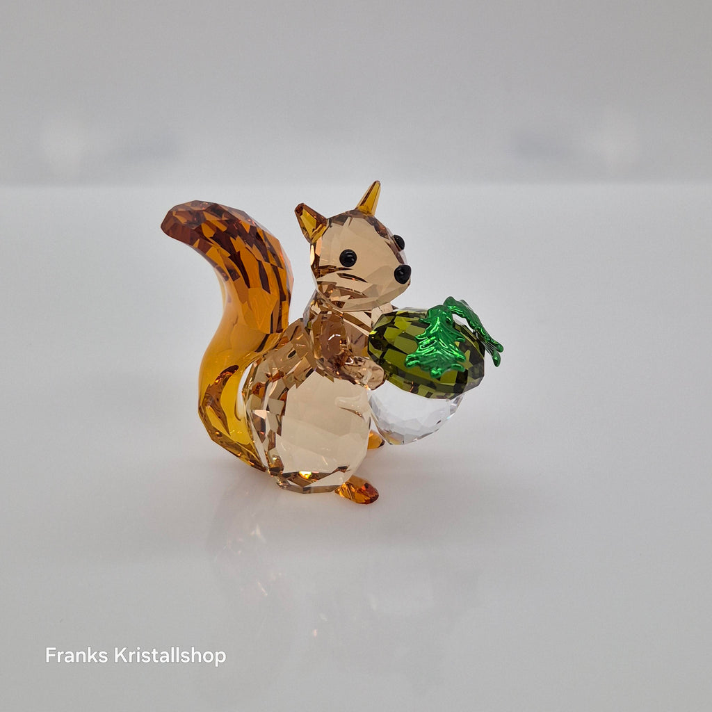 SWAROVSKI Idyllia Eichhörnchen und Eichel 5683617
