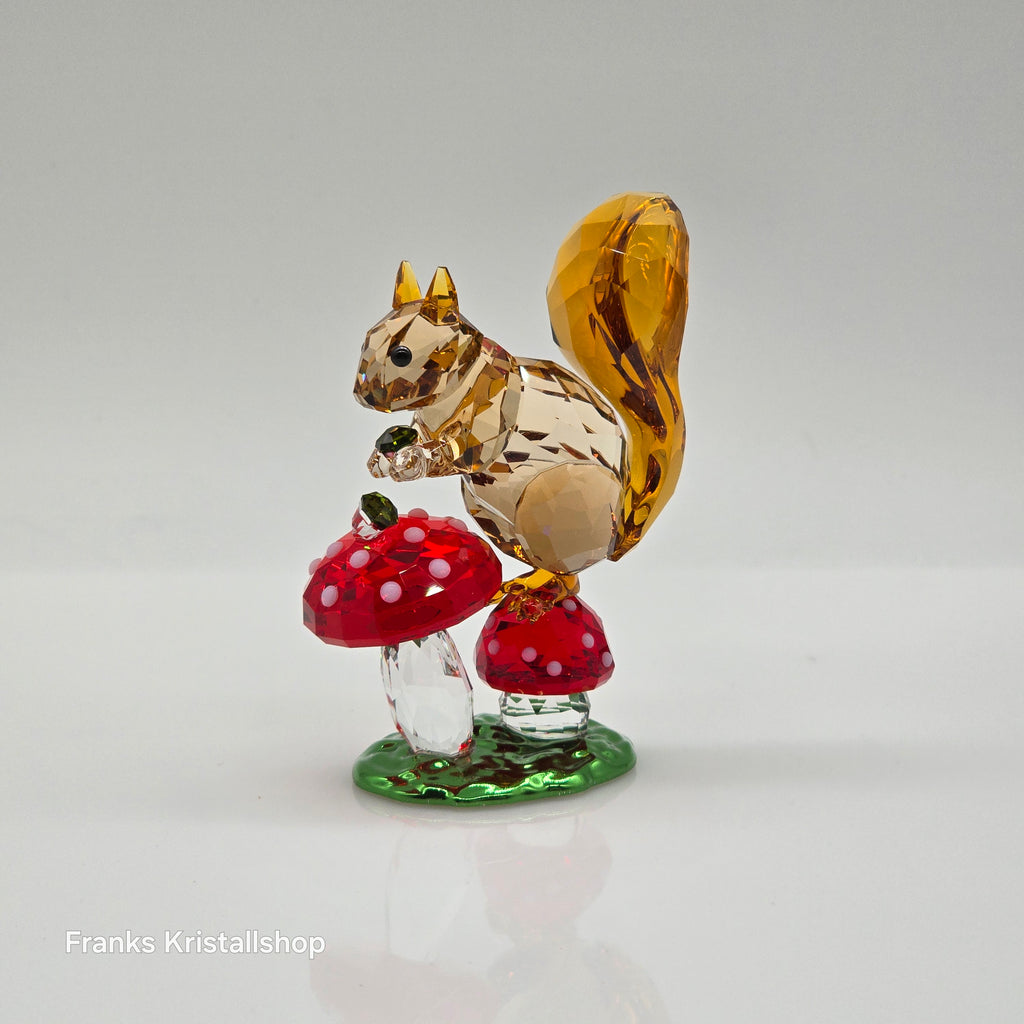 SWAROVSKI Idyllia Eichhörnchen und Pilze 5684343