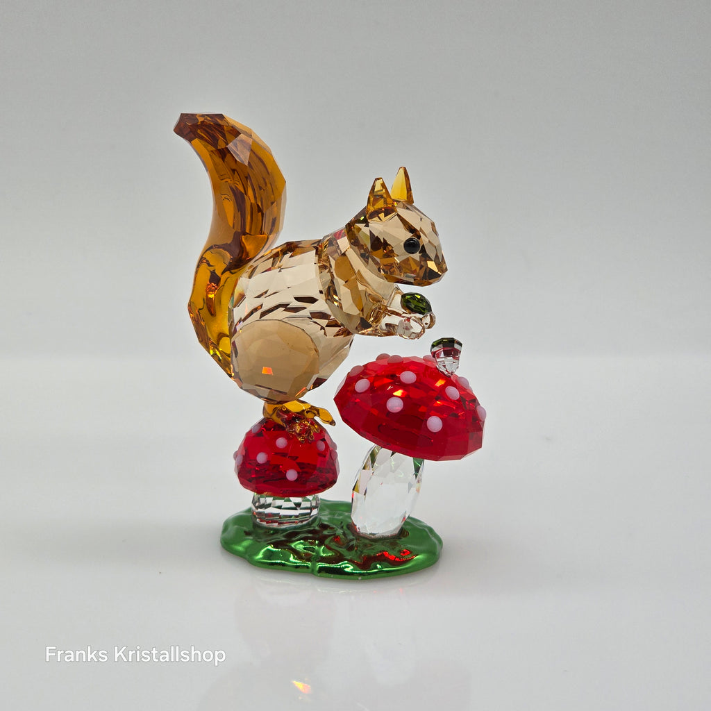 SWAROVSKI Idyllia Eichhörnchen und Pilze 5684343