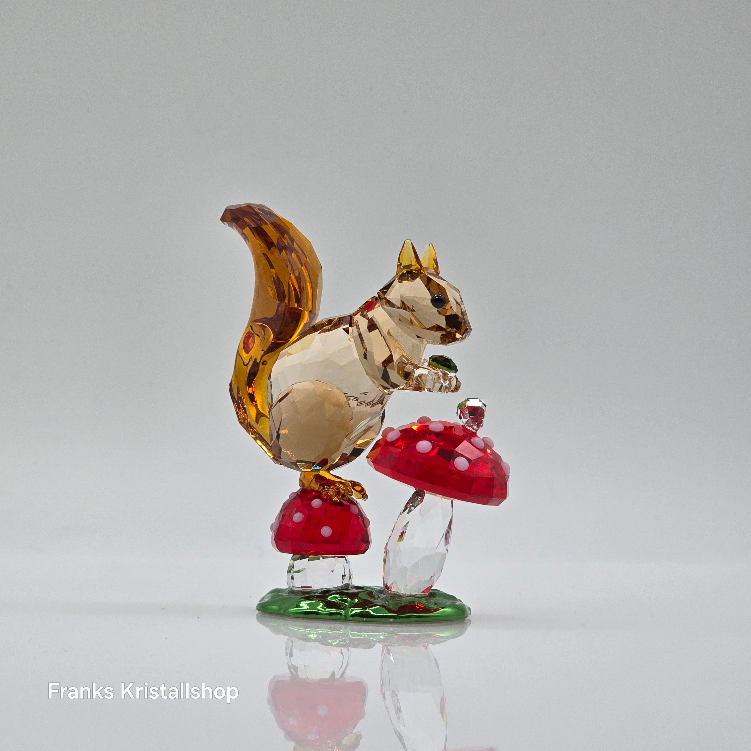 SWAROVSKI Idyllia Eichhörnchen und Pilze 5684343