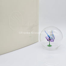 Lade das Bild in den Galerie-Viewer, Swarovski Idyllia Glaskugel Schmetterling und Blume 5721543
