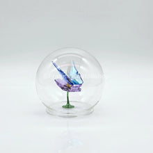 Lade das Bild in den Galerie-Viewer, Swarovski Idyllia Glaskugel Schmetterling und Blume 5721543
