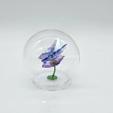 Lade das Bild in den Galerie-Viewer, Swarovski Idyllia Glaskugel Schmetterling und Blume 5721543
