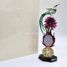 Lade das Bild in den Galerie-Viewer, SWAROVSKI Idyllia Honigfresser und Drachenfrucht Totem 5677289

