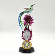 Lade das Bild in den Galerie-Viewer, SWAROVSKI Idyllia Honigfresser und Drachenfrucht Totem 5677289
