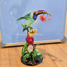 Lade das Bild in den Galerie-Viewer, SWAROVSKI Idyllia Tukan und Drachenfrucht Totem Limitierte Ausgabe 5688469
