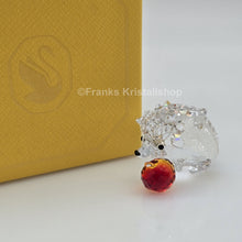 Lade das Bild in den Galerie-Viewer, SWAROVSKI Igel mit Apfel 5706255 (5532203)
