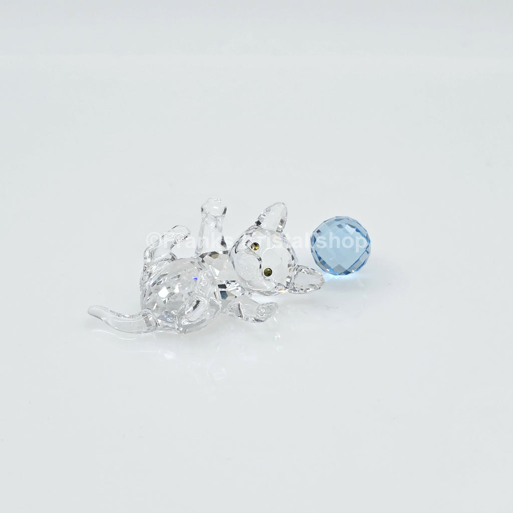 SWAROVSKI Kätzchen Katze liegend mit blauem Wollknäuel 631857