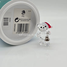 Lade das Bild in den Galerie-Viewer, SWAROVSKI Kris Bär Weihnachten 2013 mit Glocke 5003400
