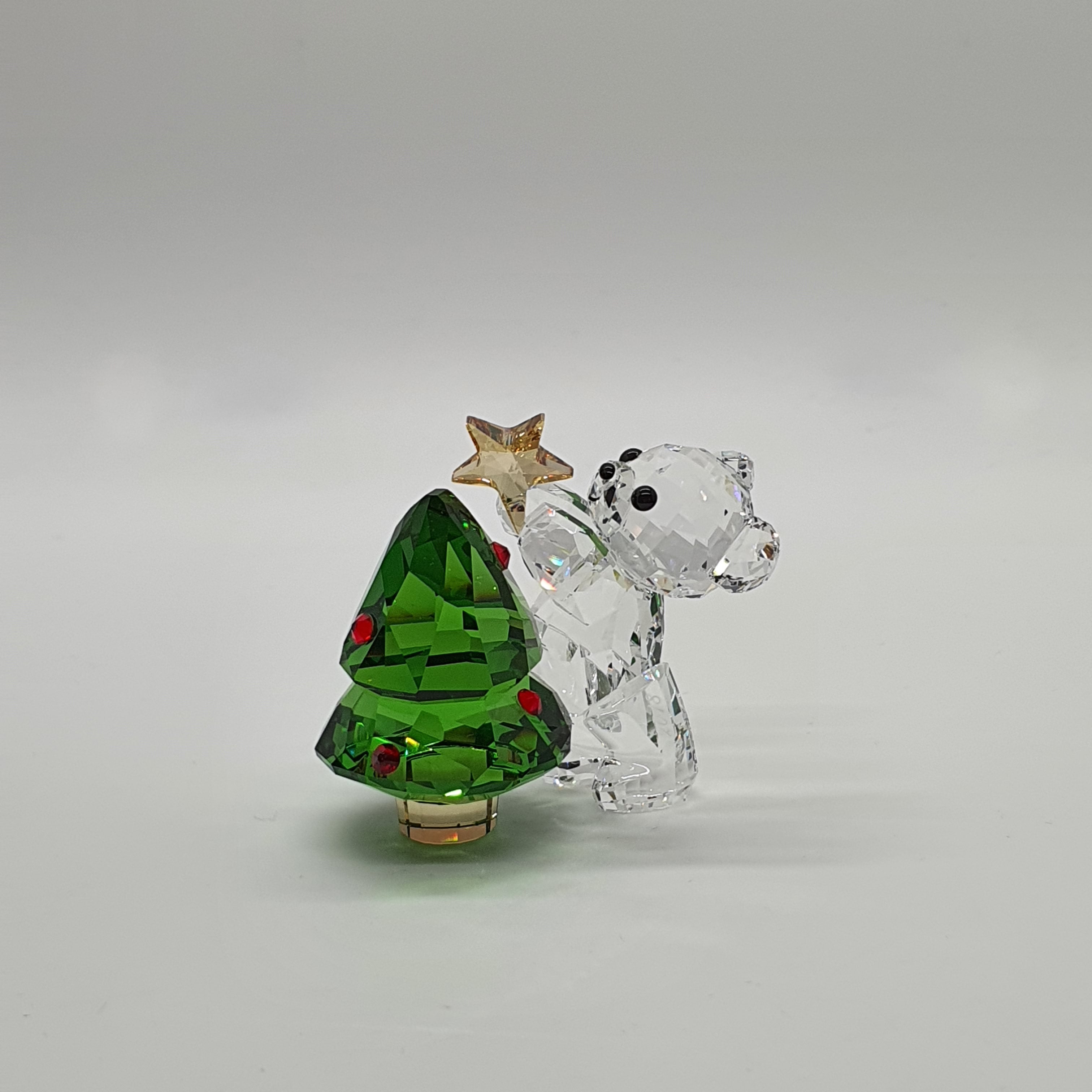SWAROVSKI Kris Bär Weihnachten 2018 mit Weihnachtsbaum 5399267