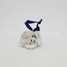 Lade das Bild in den Galerie-Viewer, SWAROVSKI Kris Bär Weihnachten 2007 auf Trommel liegend Ornament 718989
