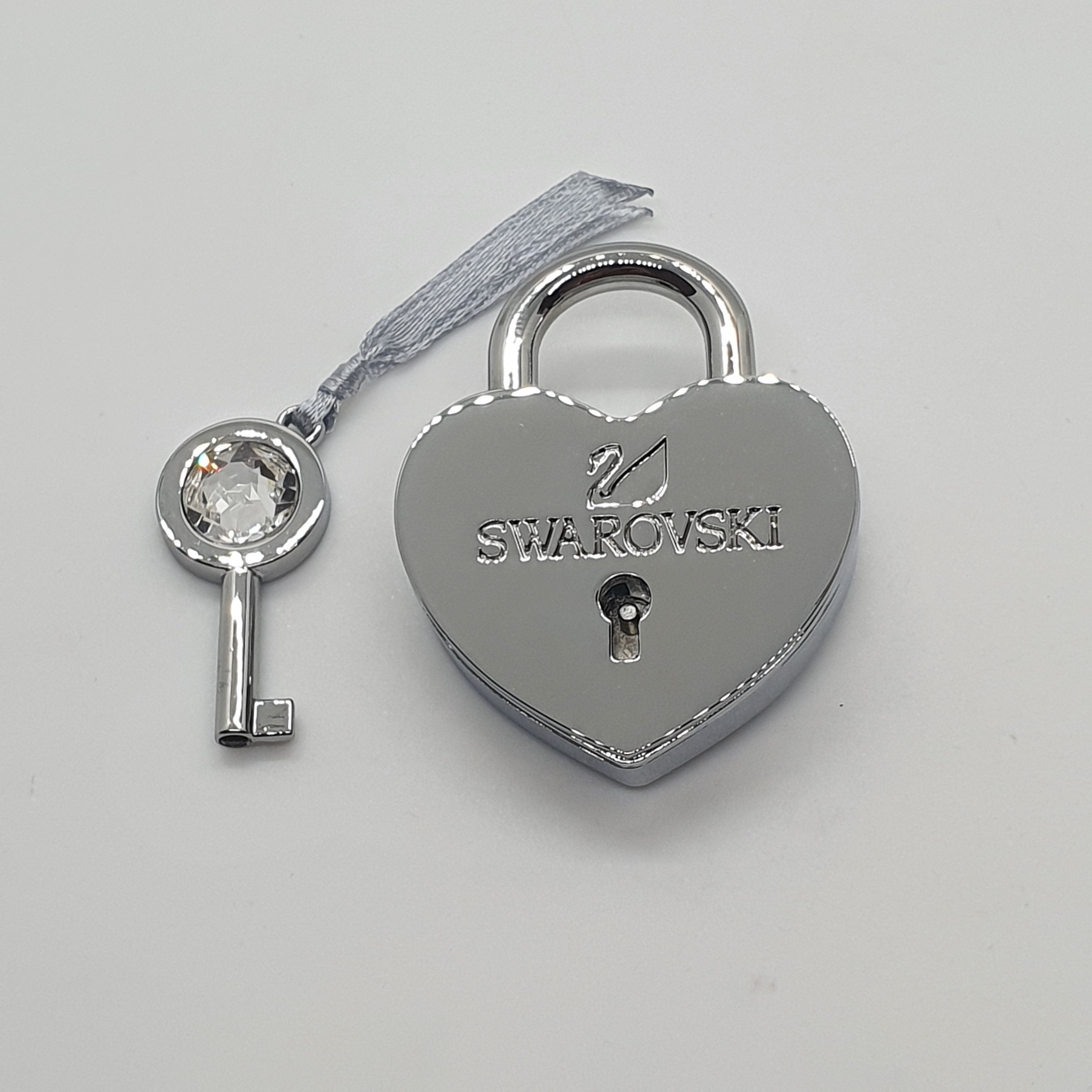 SWAROVSKI Herz Schloss mit Schlüssel Liebesschloss 5234567