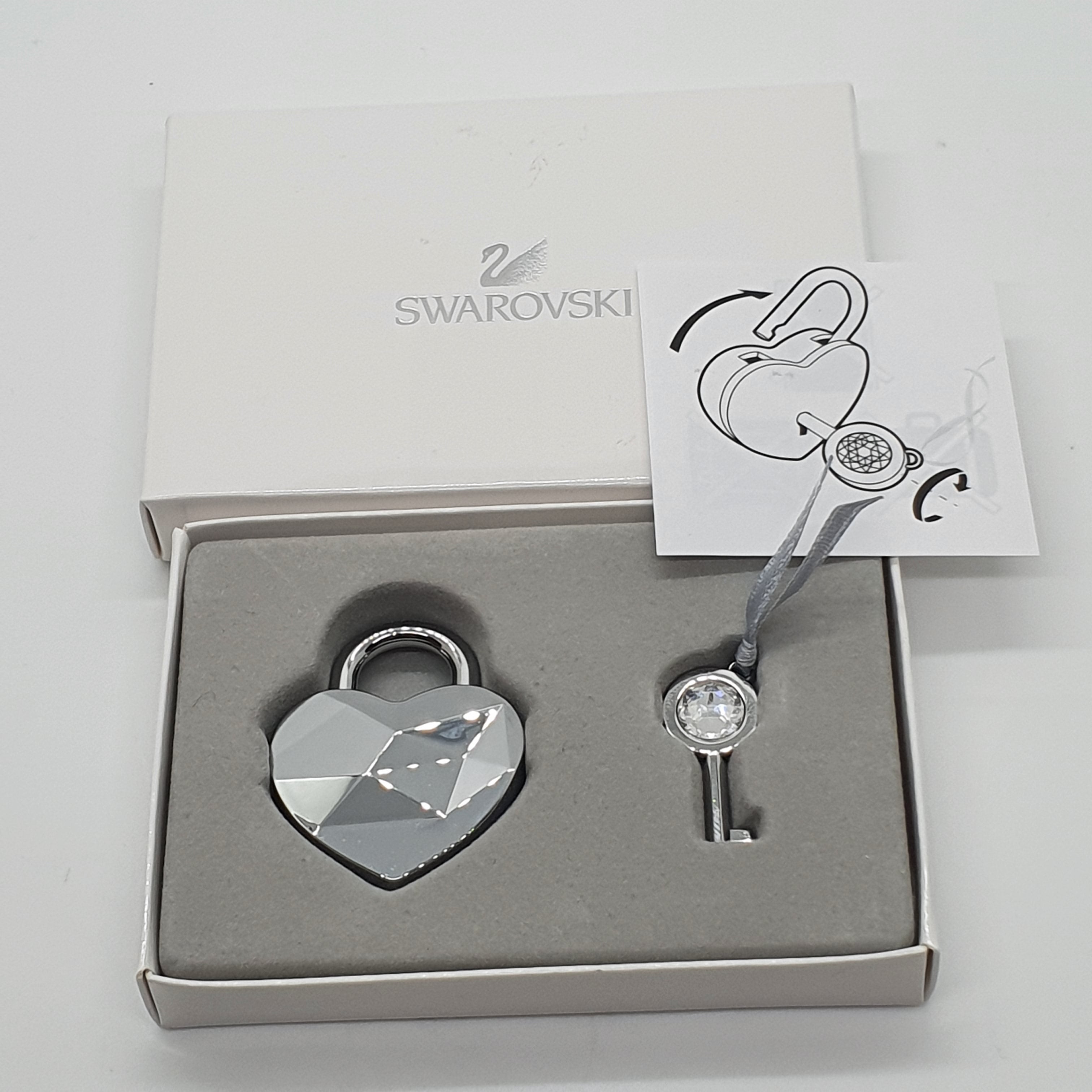 SWAROVSKI Herz Schloss mit Schlüssel Liebesschloss 5234567