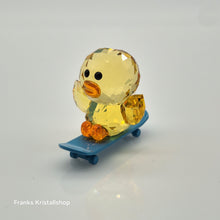 Lade das Bild in den Galerie-Viewer, SWAROVSKI Line Friends - Küken Sally 5492744
