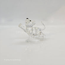 Lade das Bild in den Galerie-Viewer, SWAROVSKI Löwen Baby Löwenjunges 210460
