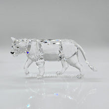 Lade das Bild in den Galerie-Viewer, SWAROVSKI Löwenmutter Klar 1194085
