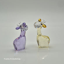 Lade das Bild in den Galerie-Viewer, SWAROVSKI Lovlots - Giraffen Chit und Chat 5004632
