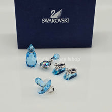 Lade das Bild in den Galerie-Viewer, SWAROVSKI Memories Baby Set Junge Aquamarin Blau 628332 oU
