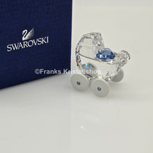 Lade das Bild in den Galerie-Viewer, SWAROVSKI Memories Kinderwagen Ein Junge Blau 5136921 oU
