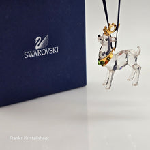 Lade das Bild in den Galerie-Viewer, SWAROVSKI Memories Rentier Ornament Gold klein 842767
