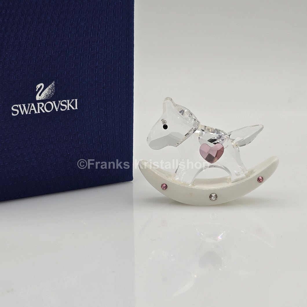 SWAROVSKI Memories Schaukelpferd Ein Mädchen Rosa 5136924