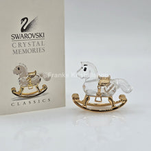 Lade das Bild in den Galerie-Viewer, SWAROVSKI Memories Schaukelpferd Gold 199447
