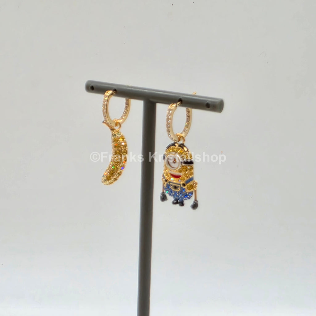 SWAROVSKI Minions Stuart and Banana Drop-Ohrhänger, Gold 5743382