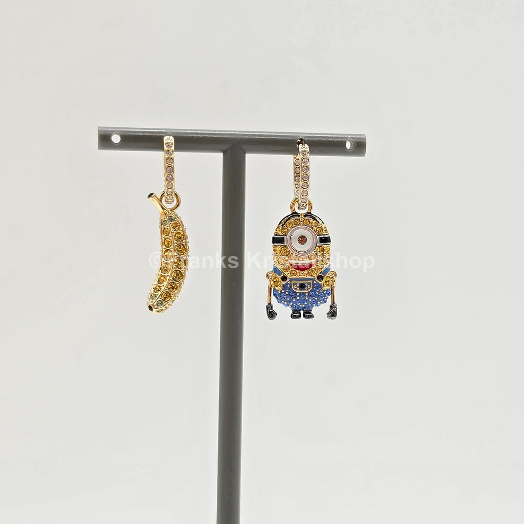 SWAROVSKI Minions Stuart and Banana Drop-Ohrhänger, Gold 5743382