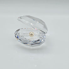 Lade das Bild in den Galerie-Viewer, SWAROVSKI Muschel mit Perle 014389
