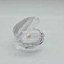 Lade das Bild in den Galerie-Viewer, SWAROVSKI Muschel mit Perle 014389
