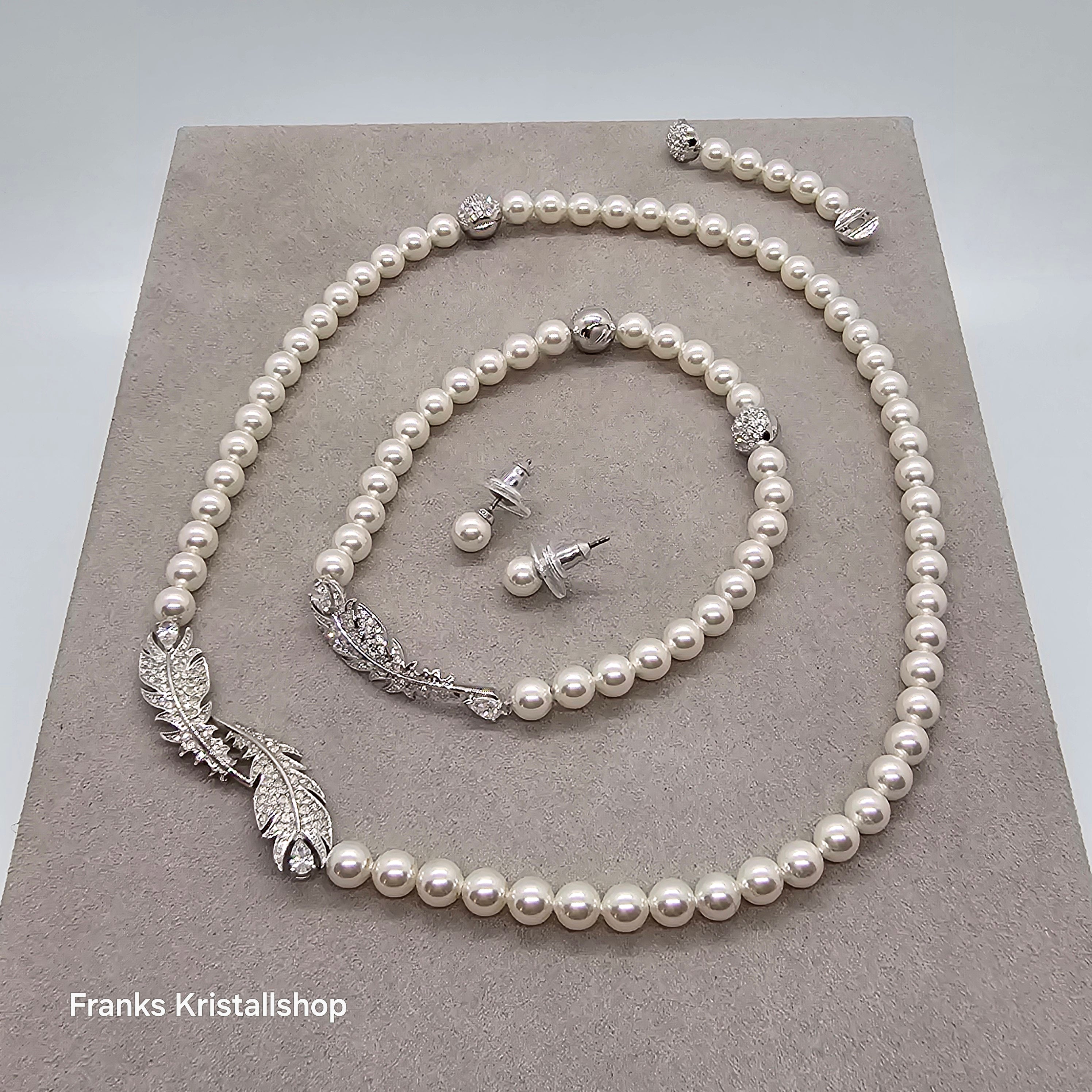SWAROVSKI Nice Feder Schmuckset Perlen Ohrstecker Collier Armband Weiß Rhodiniert oU