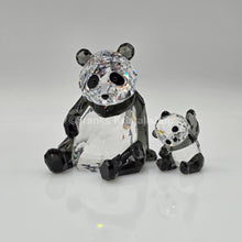 Lade das Bild in den Galerie-Viewer, SWAROVSKI Pandamutter und Kind 5063690 oU
